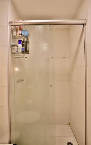 Apartamento à venda com 65m², 3 quartos e 1 vaga Apartamento à venda com 65m², 3 quartos e 1 vagaBanheiro