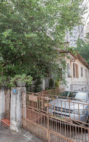 Casa à venda com 186m², 5 quartos e 4 vagasFachada
