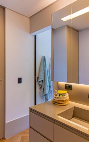 Apartamento para alugar com 154m², 2 quartos e 3 vagas Apartamento para alugar com 154m², 2 quartos e 3 vagasBanheiro da Suíte 2