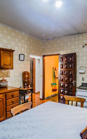 Casa à venda com 264m², 3 quartos e 5 vagas Casa à venda com 264m², 3 quartos e 5 vagasCozinha
