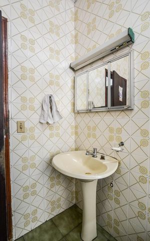 Casa à venda com 264m², 3 quartos e 5 vagas Casa à venda com 264m², 3 quartos e 5 vagasBanheiro