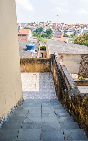 Casa à venda com 264m², 3 quartos e 5 vagas Casa à venda com 264m², 3 quartos e 5 vagasQuintal