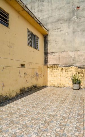 Casa à venda com 264m², 3 quartos e 5 vagas Casa à venda com 264m², 3 quartos e 5 vagasQuintal