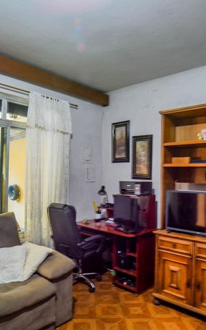 Casa à venda com 264m², 3 quartos e 5 vagas Casa à venda com 264m², 3 quartos e 5 vagasSala