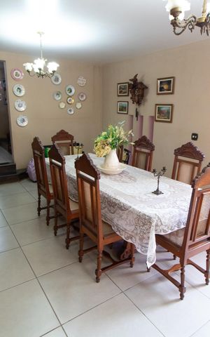 Casa à venda com 278m², 4 quartos e 4 vagas Casa à venda com 278m², 4 quartos e 4 vagasCopa