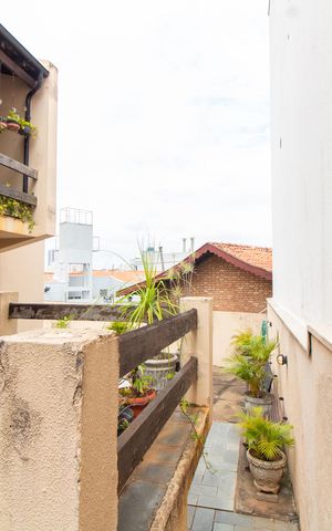 Casa à venda com 278m², 4 quartos e 4 vagas Casa à venda com 278m², 4 quartos e 4 vagasÁrea Externa