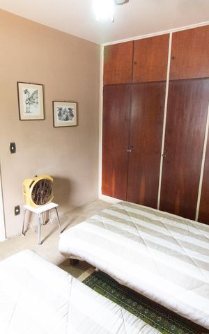 Casa à venda com 278m², 4 quartos e 4 vagas Casa à venda com 278m², 4 quartos e 4 vagasQuarto 2