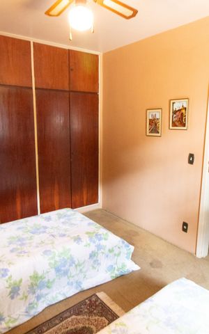 Casa à venda com 278m², 4 quartos e 4 vagas Casa à venda com 278m², 4 quartos e 4 vagasQuarto 3