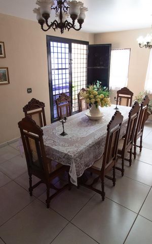 Casa à venda com 278m², 4 quartos e 4 vagas Casa à venda com 278m², 4 quartos e 4 vagasCopa