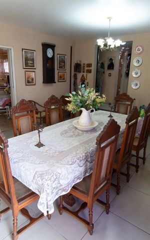 Casa à venda com 278m², 4 quartos e 4 vagas Casa à venda com 278m², 4 quartos e 4 vagasCopa
