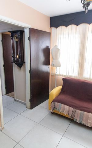 Casa à venda com 278m², 4 quartos e 4 vagas Casa à venda com 278m², 4 quartos e 4 vagasSala de TV 2
