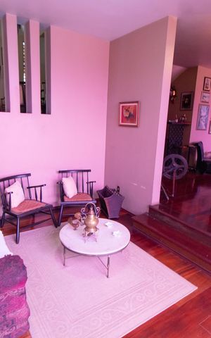 Casa à venda com 278m², 4 quartos e 4 vagas Casa à venda com 278m², 4 quartos e 4 vagasSala de TV