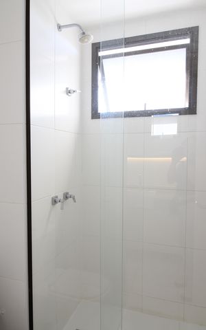 Apartamento à venda com 131m², 4 quartos e 2 vagasSuítes Canadense 1 e 2 - Banheiro