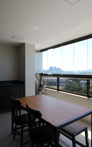 Apartamento à venda com 131m², 4 quartos e 2 vagasSala - Varanda