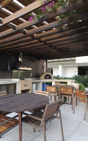 Apartamento à venda com 131m², 4 quartos e 2 vagasChurrasqueira