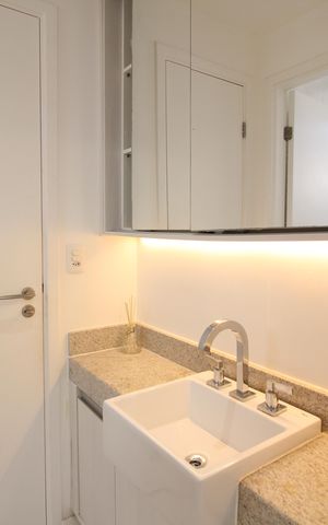 Apartamento à venda com 131m², 4 quartos e 2 vagasSuítes Canadense 1 e 2 - Banheiro