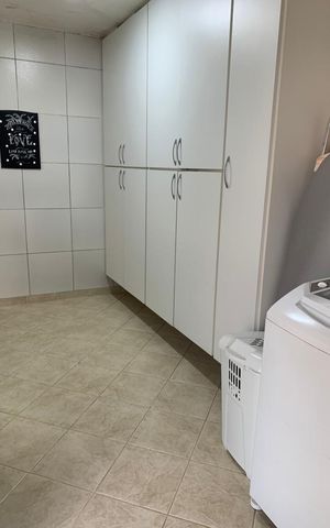Casa à venda com 158m², 3 quartos e 2 vagas Casa à venda com 158m², 3 quartos e 2 vagasÁrea de Serviço
