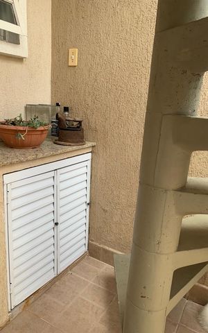Casa à venda com 158m², 3 quartos e 2 vagas Casa à venda com 158m², 3 quartos e 2 vagasÁrea Externa