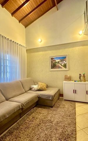 Casa à venda com 158m², 3 quartos e 2 vagas Casa à venda com 158m², 3 quartos e 2 vagasSala