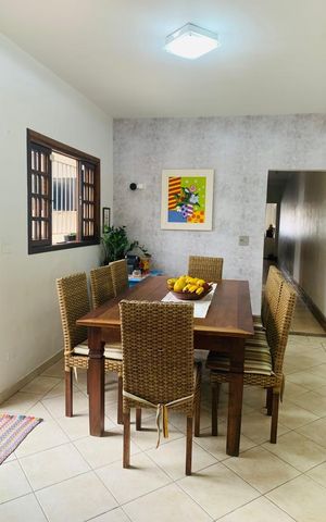 Casa à venda com 158m², 3 quartos e 2 vagas Casa à venda com 158m², 3 quartos e 2 vagasSala de Jantar