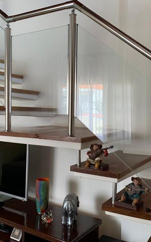 Casa à venda com 158m², 3 quartos e 2 vagas Casa à venda com 158m², 3 quartos e 2 vagasSala
