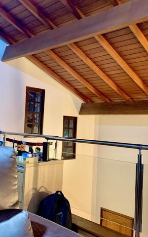 Casa à venda com 158m², 3 quartos e 2 vagas Casa à venda com 158m², 3 quartos e 2 vagasStudio