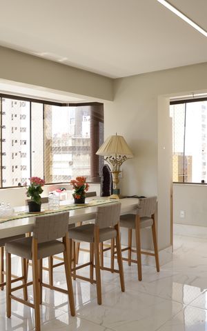 Apartamento à venda com 200m², 3 quartos e 2 vagasSala