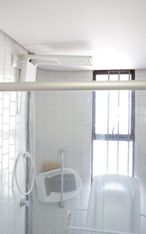 Apartamento à venda com 200m², 3 quartos e 2 vagasBanheiro de Serviço