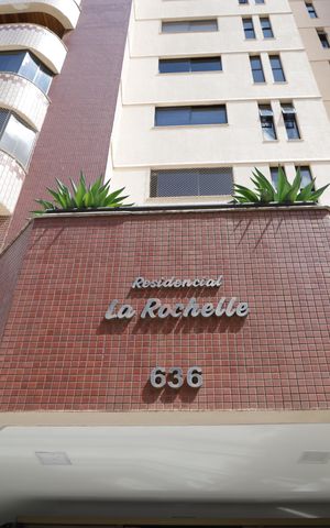 Apartamento à venda com 200m², 3 quartos e 2 vagasFachada