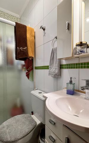 Apartamento à venda com 84m², 2 quartos e 2 vagas Apartamento à venda com 84m², 2 quartos e 2 vagasBanheiro