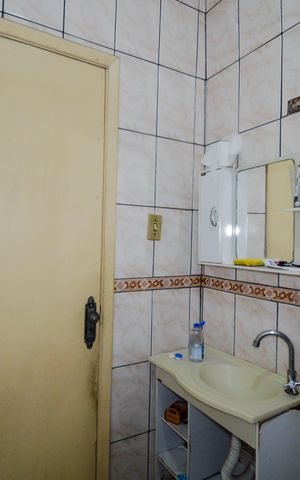Casa à venda com 300m², 2 quartos e 3 vagas Casa à venda com 300m², 2 quartos e 3 vagasBanheiro