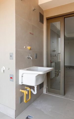 Apartamento à venda com 144m², 3 quartos e 2 vagas Apartamento à venda com 144m², 3 quartos e 2 vagasLavanderia