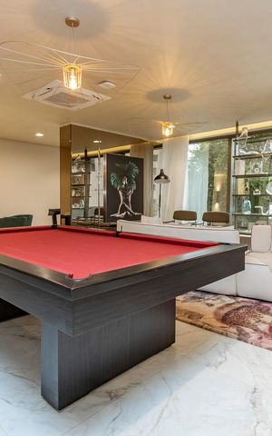 Apartamento à venda com 144m², 3 quartos e 2 vagas Apartamento à venda com 144m², 3 quartos e 2 vagasÁrea Comum - Salão de Jogos