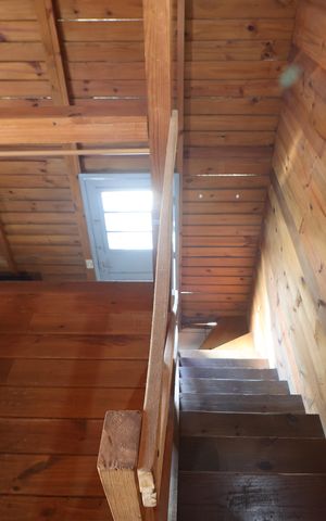 Casa à venda com 200m², 6 quartos e 4 vagasEscada