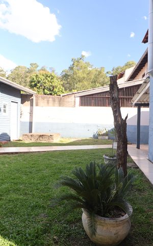 Casa à venda com 200m², 6 quartos e 4 vagasÁrea externa