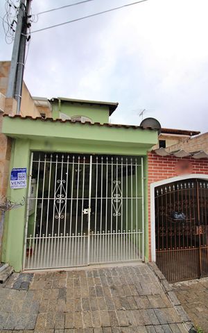 Casa à venda com 250m², 2 quartos e 1 vagaFachada