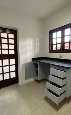 Casa de condomínio para alugar com 390m², 5 quartos e 4 vagas Casa de condomínio para alugar com 390m², 5 quartos e 4 vagasQuarto de Serviço