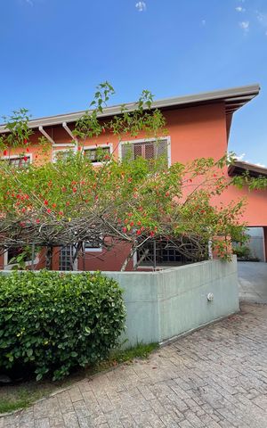 Casa de condomínio para alugar com 390m², 5 quartos e 4 vagas Casa de condomínio para alugar com 390m², 5 quartos e 4 vagasÁrea Externa