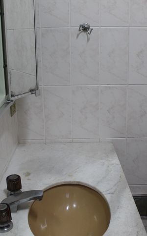 Casa de condomínio para alugar com 390m², 5 quartos e 4 vagasBanheiro