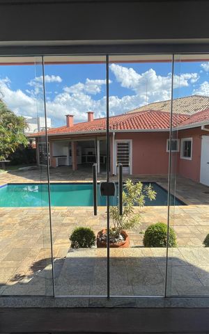 Casa de condomínio para alugar com 390m², 5 quartos e 4 vagas Casa de condomínio para alugar com 390m², 5 quartos e 4 vagasSala