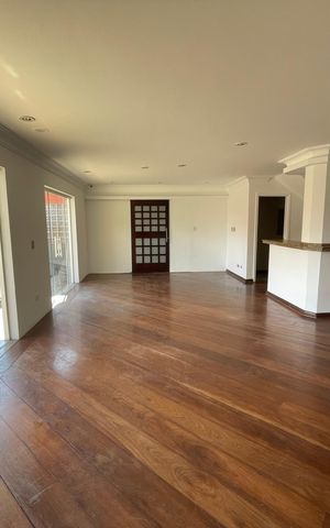 Casa de condomínio para alugar com 390m², 5 quartos e 4 vagas Casa de condomínio para alugar com 390m², 5 quartos e 4 vagasSala