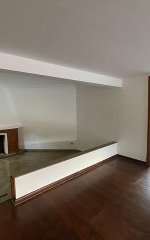 Casa de condomínio para alugar com 390m², 5 quartos e 4 vagas Casa de condomínio para alugar com 390m², 5 quartos e 4 vagasSala