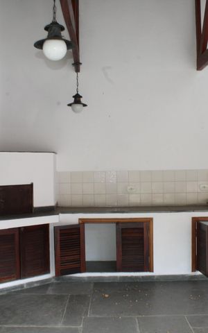 Casa de condomínio para alugar com 390m², 5 quartos e 4 vagasÁrea Externa