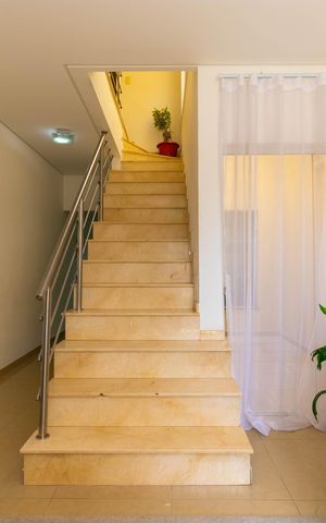 Casa à venda com 84m², 3 quartos e 2 vagas Casa à venda com 84m², 3 quartos e 2 vagasSala