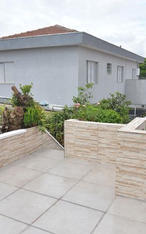 Casa à venda com 200m², 2 quartos e 4 vagasÁrea Externa