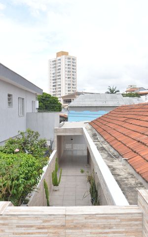 Casa à venda com 200m², 2 quartos e 4 vagasVista