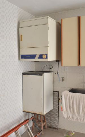 Casa à venda com 200m², 2 quartos e 4 vagasQuarto de Serviço