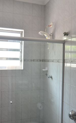 Casa à venda com 200m², 2 quartos e 4 vagasBanheiro Social