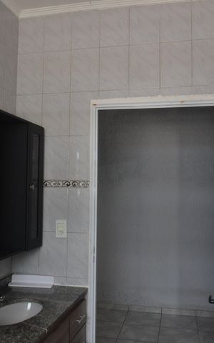 Casa à venda com 200m², 2 quartos e 4 vagasBanheiro Social