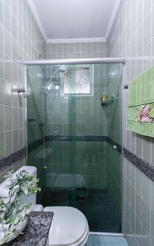 Casa à venda com 180m², 4 quartos e 2 vagas Casa à venda com 180m², 4 quartos e 2 vagasBanheiro social